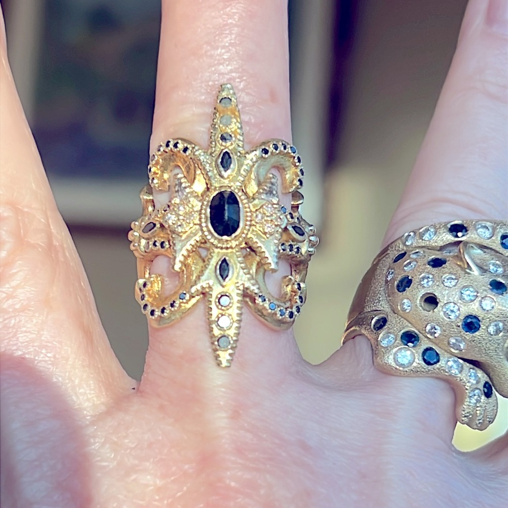 18k Gold diamond and sapphire Fleur-de-Lis Ring - Picture 6 of 17